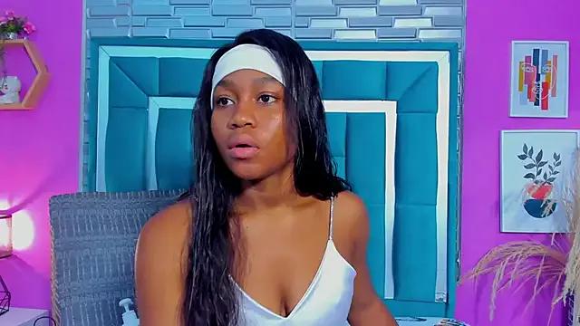 EMMA_SANTANA on StripChat 