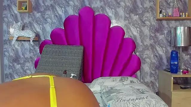 EMMA_SANTANA on StripChat 