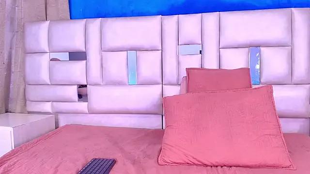 emmacurvy on StripChat 