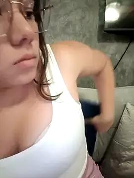 EmmaSulivan on StripChat 