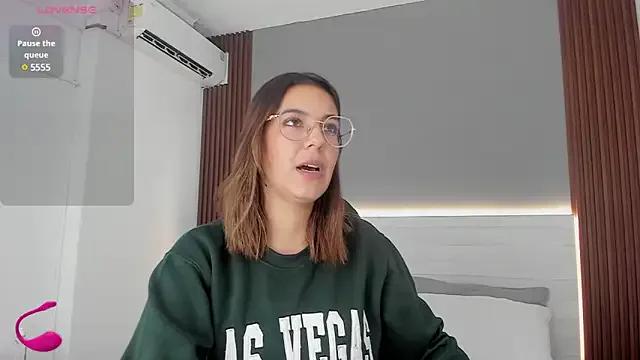 Emmy_Meadows on StripChat 