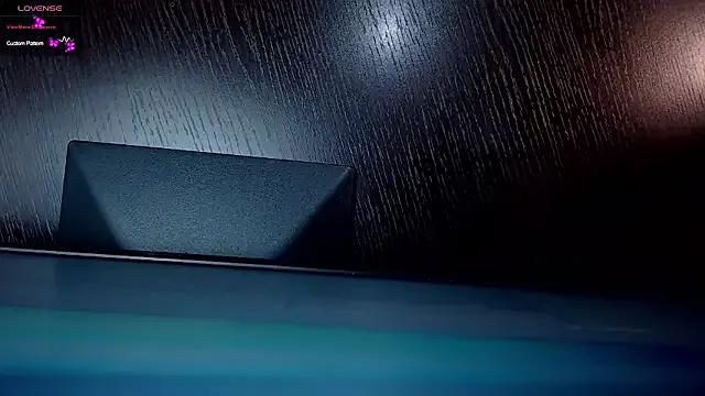 EsmeraldaLindsey on StripChat 