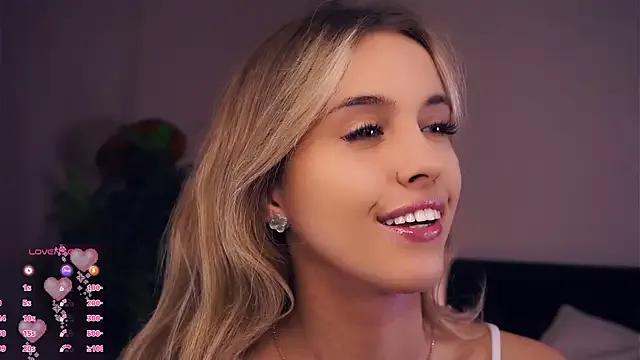 FannyHewson on StripChat 