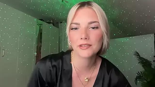 Photos of Foxy_Bite from StripChat is Freechat