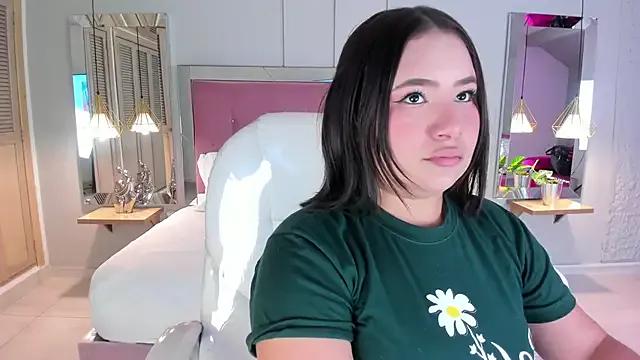 HannaKarson on StripChat 