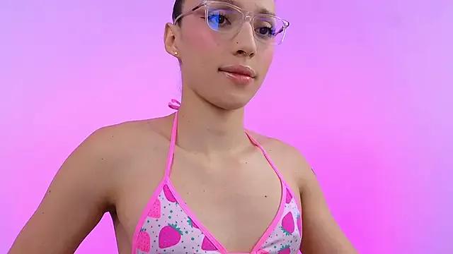 Photos of im_lauritaa from StripChat is Freechat