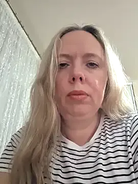 Irina3718 on StripChat