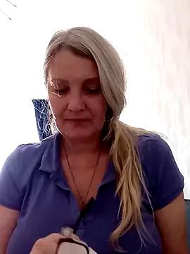 Photos of irinamaux from StripChat is Freechat