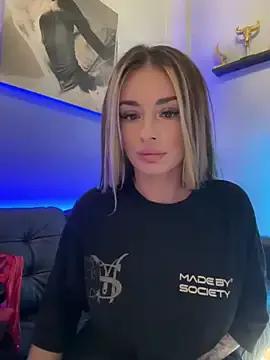 IsabellaEtthan — kayla  puts ur cream on my ass +32 spank