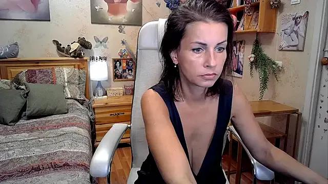 Kendra_Mom — squirt#milf#lovense#naked