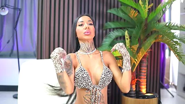 KiaraMoreno — Oil play on my hot body