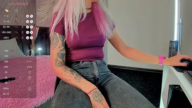 Freechat Kira_Key on StripChat