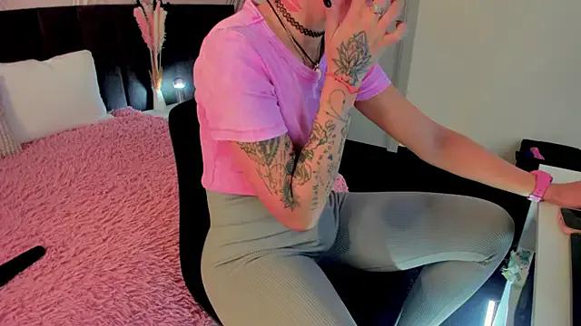 Freechat Kira_Key on StripChat