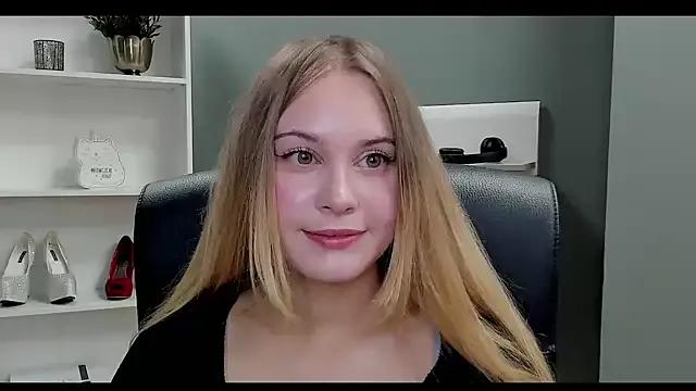 Freechat kitty_valeria on StripChat