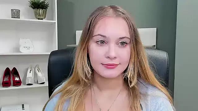Freechat kitty_valeria on StripChat