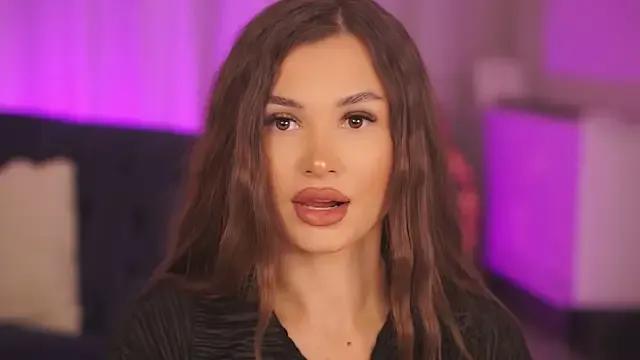 Freechat KyssaraPlay on StripChat