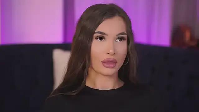 Freechat KyssaraPlay on StripChat