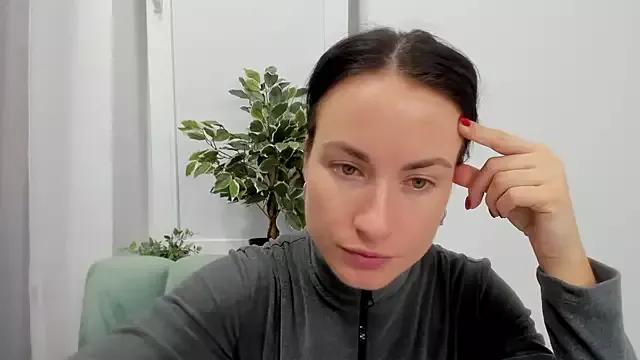 LeiilaBloom on StripChat 