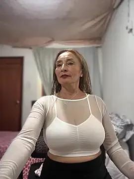 lilian_prada — Enjoy my wet pussy and my big tits