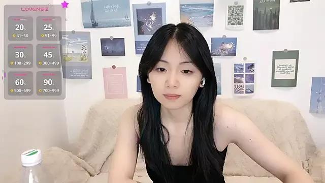 LiLiYbaby on StripChat 