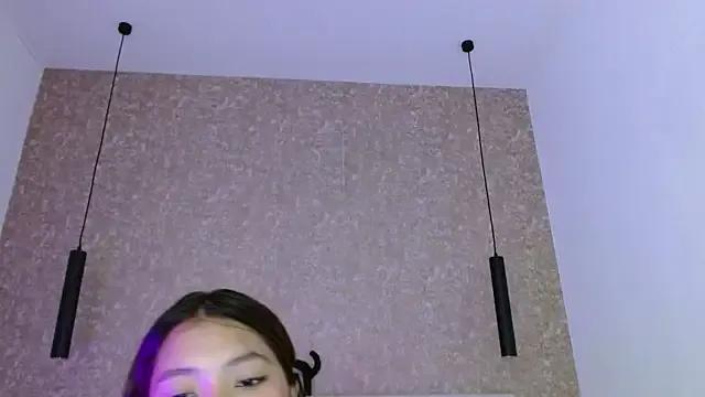 little_annee on StripChat 