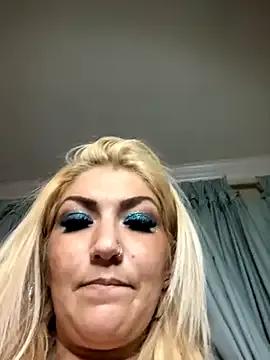 LittleMissEeve on StripChat 