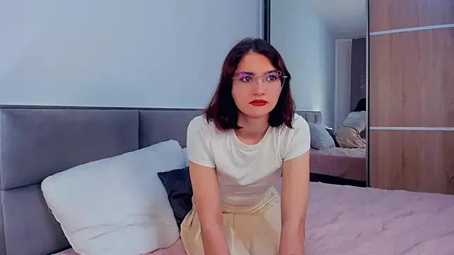 Freechat LorrieDegonia on StripChat