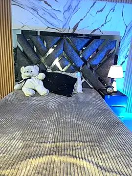 Freechat LylaLee111 on StripChat