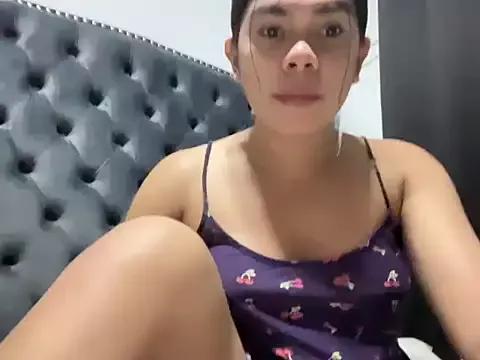 Mollylicious on StripChat 