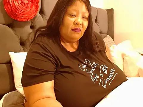 nancy111 on StripChat 