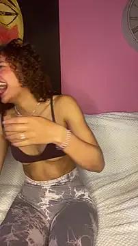 Freechat PrettyLia on StripChat