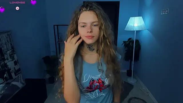 Freechat RayaNenlia on StripChat