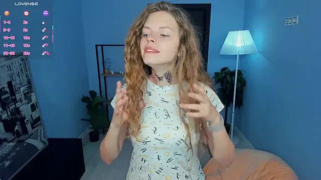 Freechat RayaNenlia on StripChat