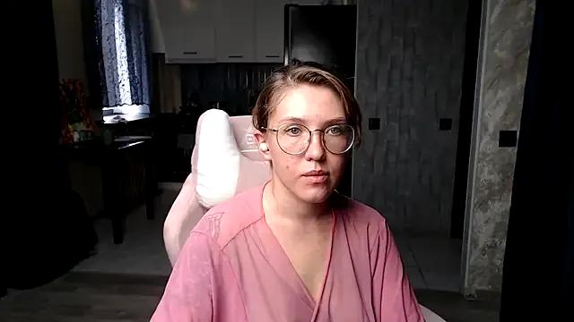 Reginasmilee — NAKED