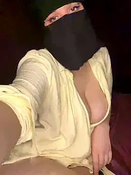 Freechat RooVaaN-Xx on StripChat