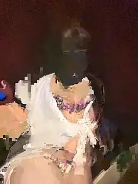 Freechat RooVaaN-Xx on StripChat