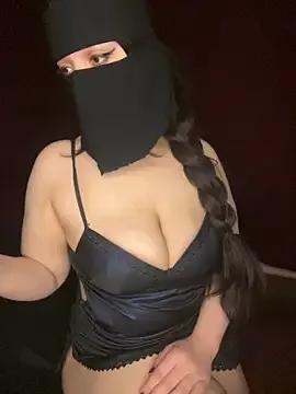 Freechat RooVaaN-Xx on StripChat