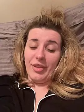 RoxxyDallas on StripChat 