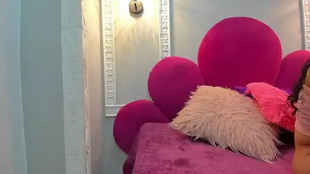 StripChat Saammy_17  is Freechat  Saammy_17 — control toy by 5 min