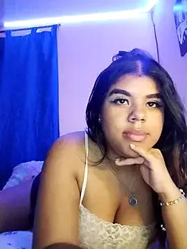 samantha-pettie on StripChat 