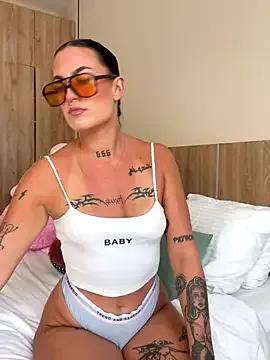 savana_heart on StripChat 