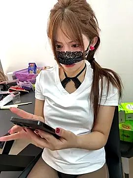 Selenaaaaa- on StripChat 