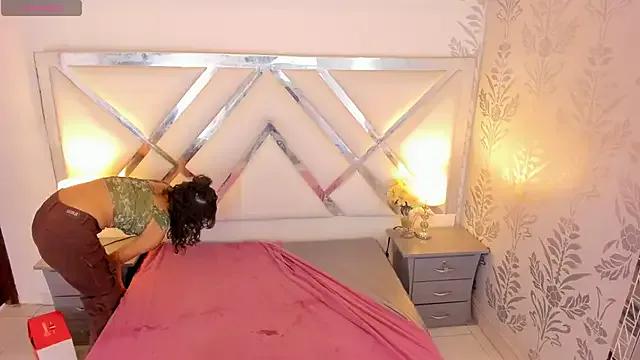 selenareyes on StripChat 