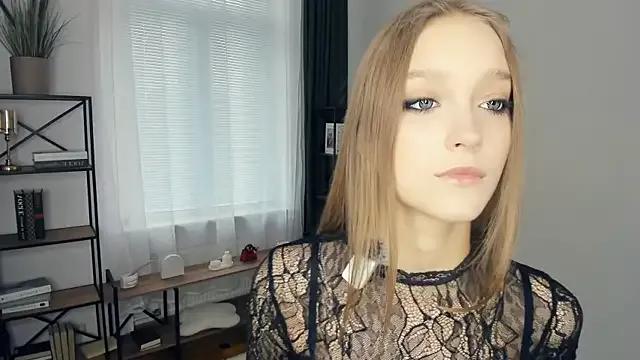 StripChat SerrenaAa  is Freechat  SerrenaAa — air kiss to start