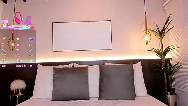 SolAvelar — Suck Fingers Moaning+Play Tongue