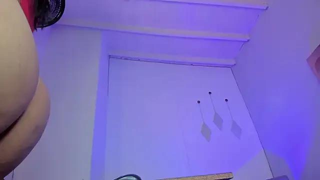 Freechat swt-booty on StripChat