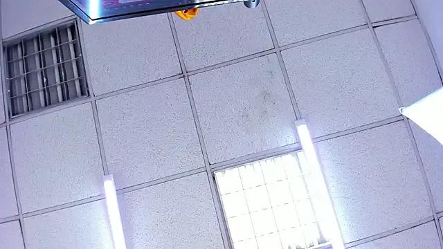 Freechat VaneLin18 on StripChat