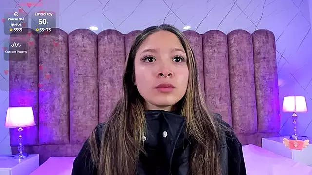 Victoria_Adams14